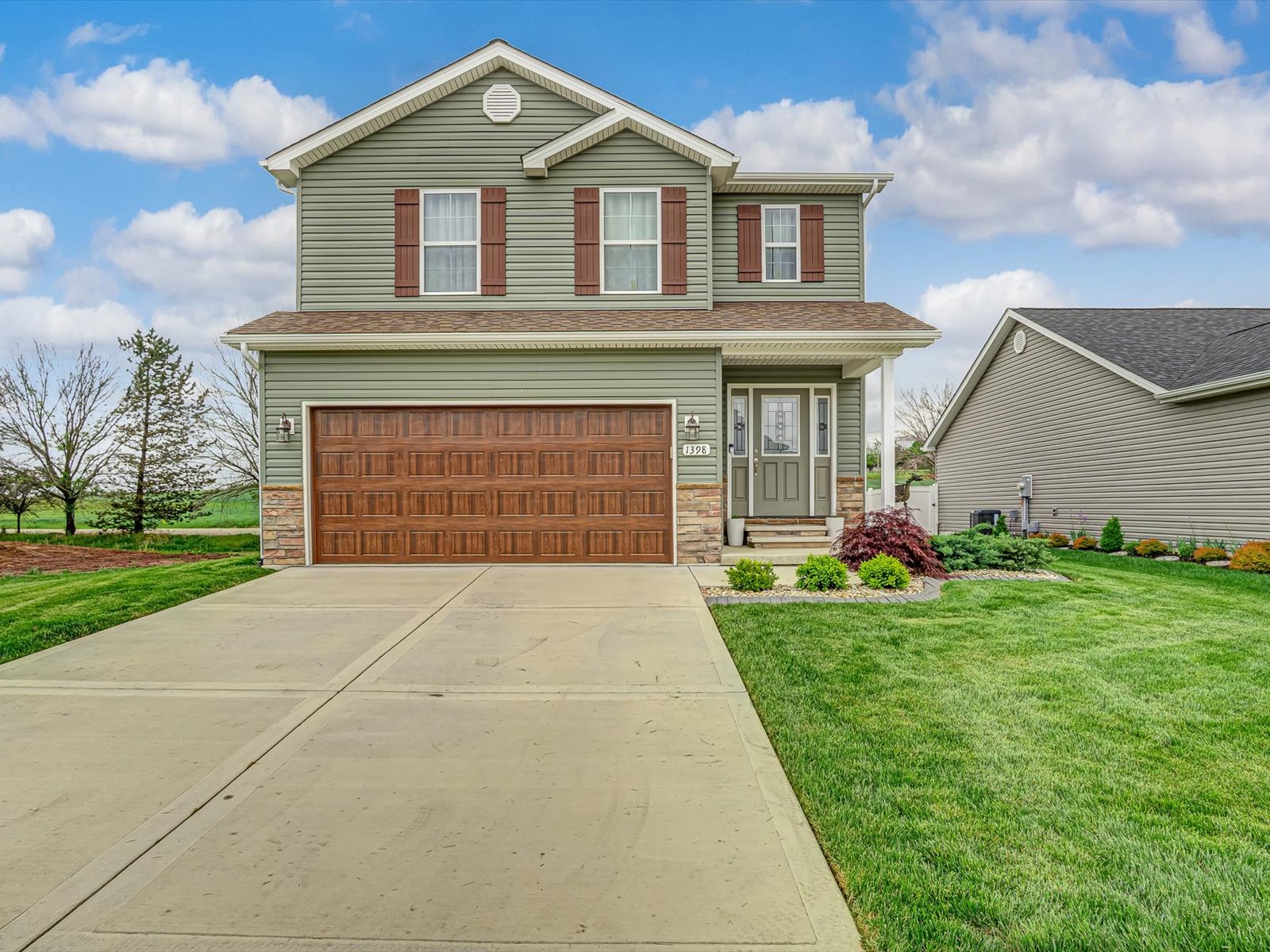 1398 Orchard Lakes Circle